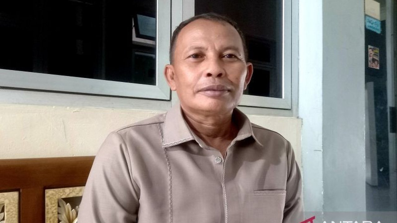 Anggota DPRD Gorontalo Utara mendesak peningkatan layanan di RSUD dr. Zainal Umar Sidiki, satu-satunya rumah sakit rujukan di daerah tersebut, terkait keluhan akan keterbatasan air bersih, kamar, dan toilet.