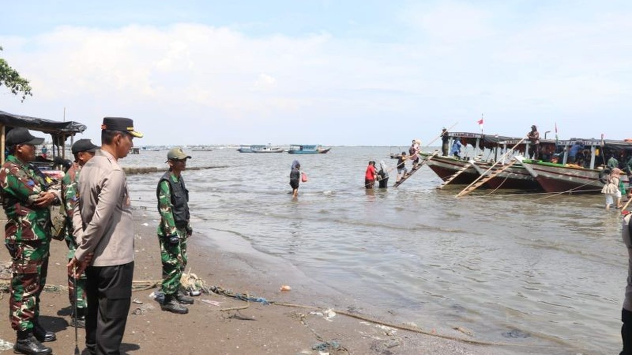 Polres Tangerang Imbau Nahkoda Kapal Tertib Angkut Penumpang di Pantai Tanjung Pasir
