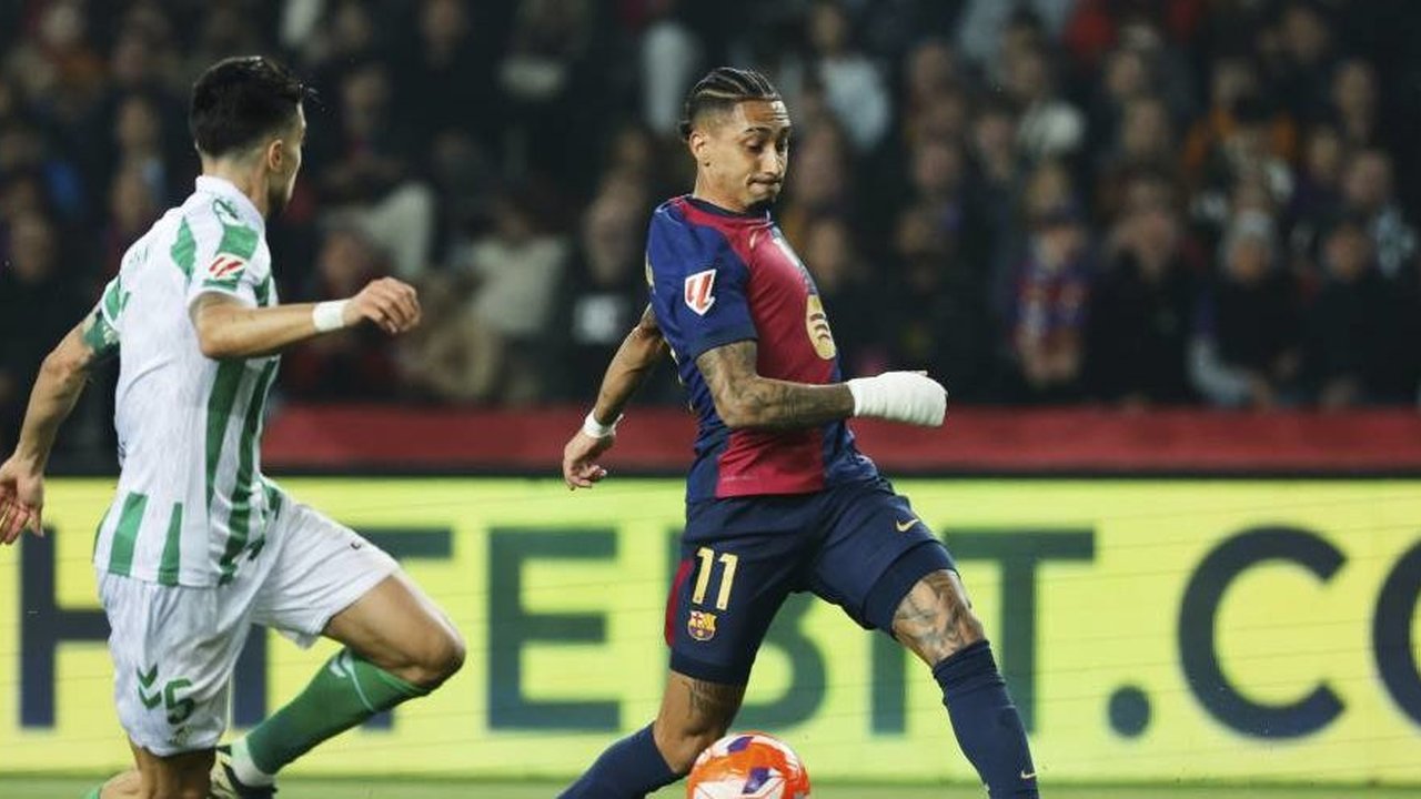 Panas! Raphinha Cekcok dengan Hansi Flick dan Ter Stegen Usai Hasil Imbang Lawan Betis