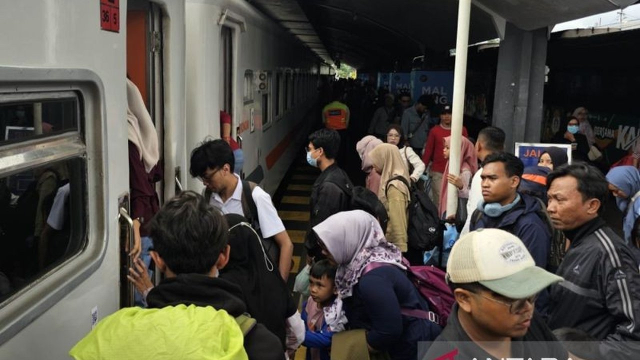 PT KAI Daop 8 Surabaya melayani 120.954 penumpang di Stasiun Malang selama 17 hari masa angkutan Lebaran 2025, dengan jumlah penumpang tertinggi pada H+5.