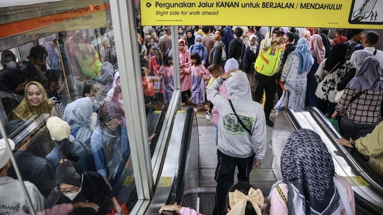 KAI Commuter serius menangani laporan pelecehan seksual di Stasiun Tanah Abang dan tengah memburu pelaku dengan bantuan CCTV Analytic serta berkoordinasi dengan pihak berwajib.