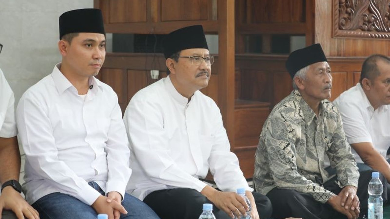 Menteri Sosial Saifullah Yusuf mengingatkan masyarakat agar tidak bergantung pada bantuan sosial (bansos) dan mendorong kemandirian ekonomi.