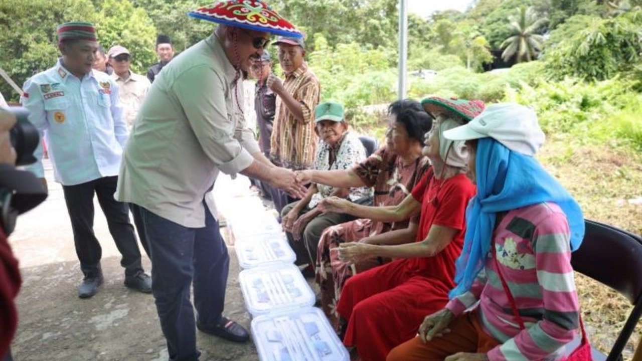 Bupati Kukar, Edi Damansyah, menekankan peran strategis Pustu dalam menjaga kesehatan warga pinggiran dan mendorong peningkatan akses pelayanan kesehatan di daerah terpencil.