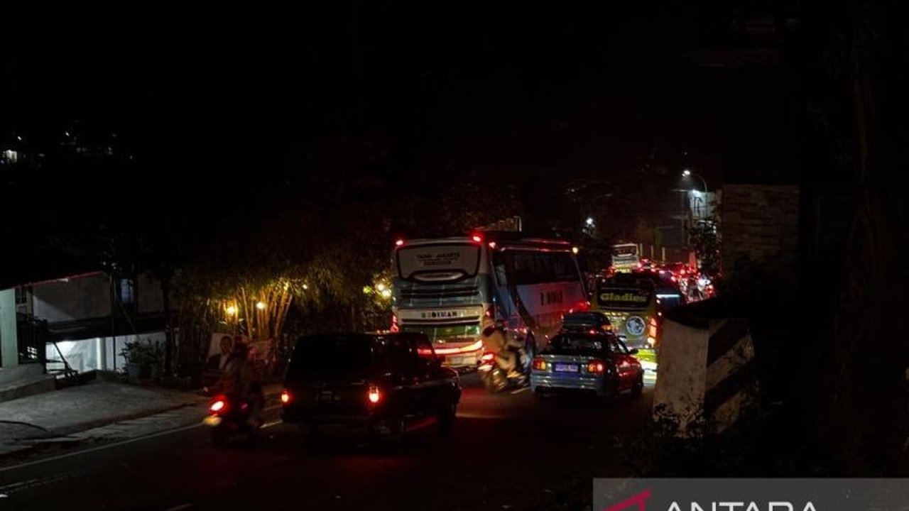 Dishub Kabupaten Bandung mencatat puncak arus balik Lebaran 2025 terjadi pada H+5 dengan 87.756 kendaraan meninggalkan jalur Nagreg, angka tertinggi selama periode arus balik.