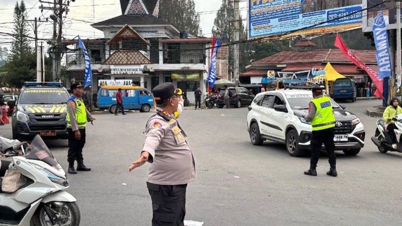 Polda Sumut laporkan penurunan signifikan angka kecelakaan lalu lintas selama Operasi Ketupat Toba 2025, meskipun kepadatan arus kendaraan di sejumlah titik masih menjadi perhatian.