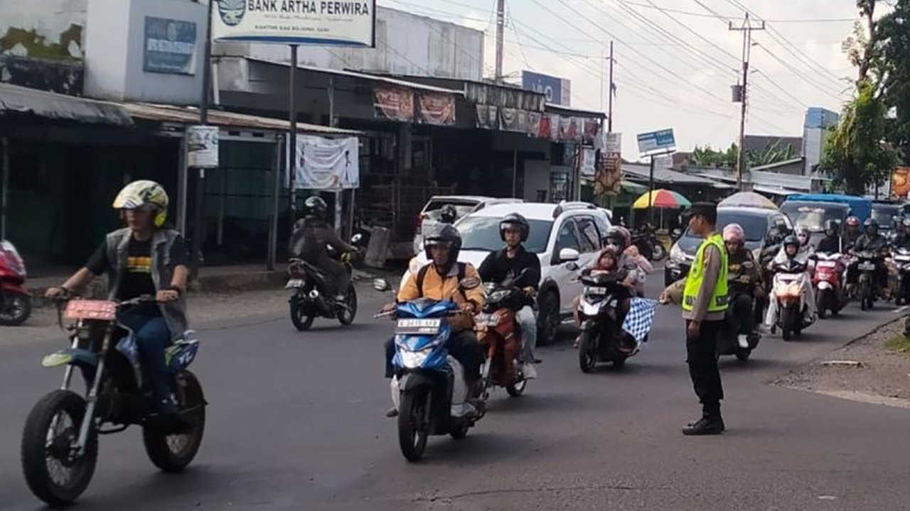 Polisi mengimbau pemudik jalur Purbalingga-Pemalang untuk meningkatkan kewaspadaan karena jalur tersebut berkelok dan licin saat hujan,  terutama di tanjakan Bayeman.