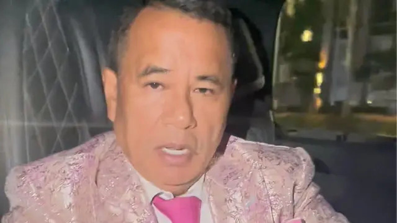 Hotman Paris menyebut 2 opsi dalam pesan terbuka untuk Presiden Jokowi setelah kebijakan pajak hiburan naik 40 hingga 75 persen. Salah satunya, Perpu. (Foto: Dok. Instagram @hotmanparisoff