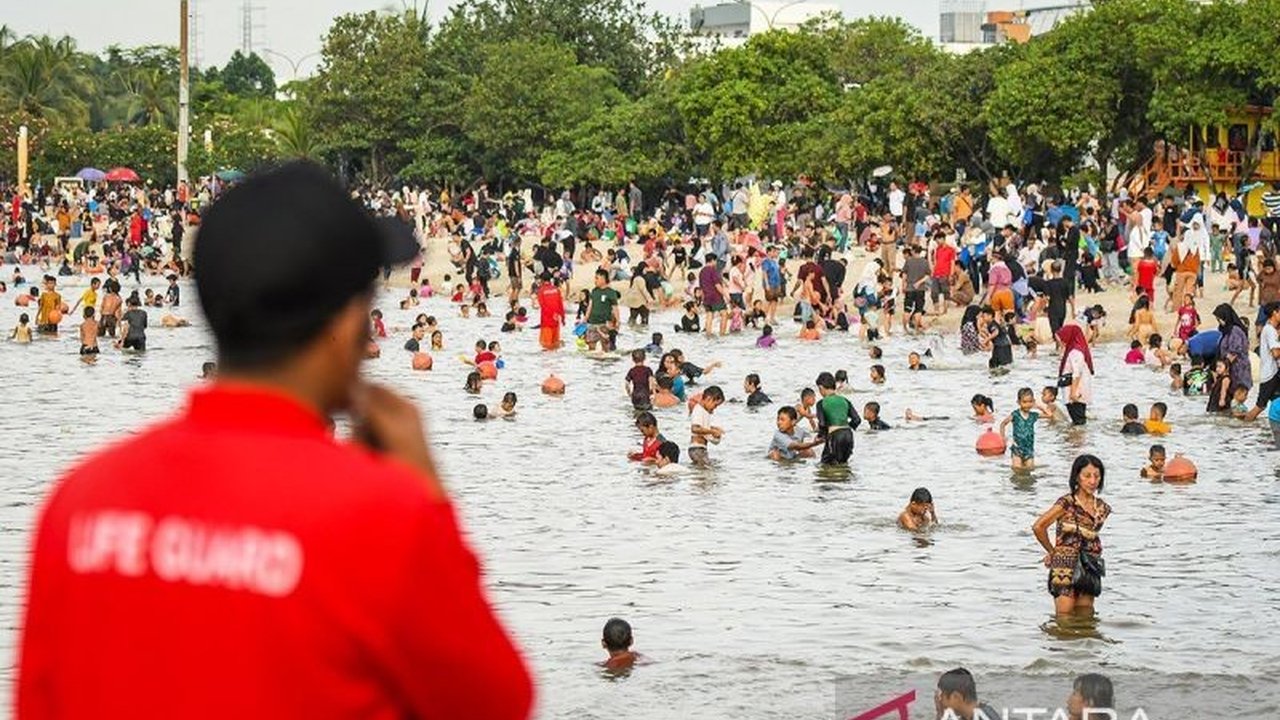 Ancol, destinasi wisata favorit di Jakarta, dipadati 110.132 pengunjung selama libur Idul Fitri 2024, dengan Dufan dan Sea World sebagai lokasi paling ramai.