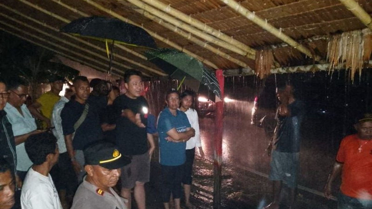 Bentrokan antara warga Desa Lumasebu dan Kilmasa di Kepulauan Tanimbar, Maluku, mengakibatkan lima orang luka-luka dan polisi telah mengamankan lokasi kejadian.