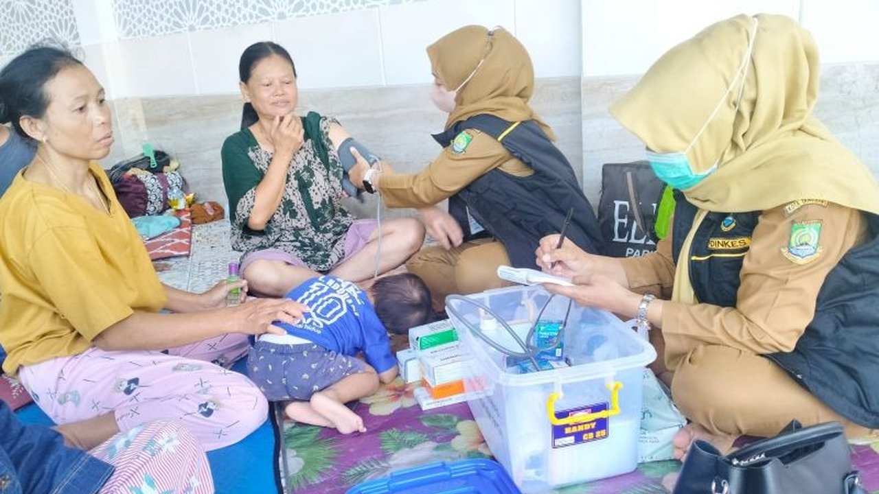 Dinas Kesehatan Kota Tangerang mengimbau masyarakat untuk waspada terhadap penyebaran leptospirosis pasca banjir, dengan menekankan pentingnya menjaga kebersihan dan sanitasi lingkungan.