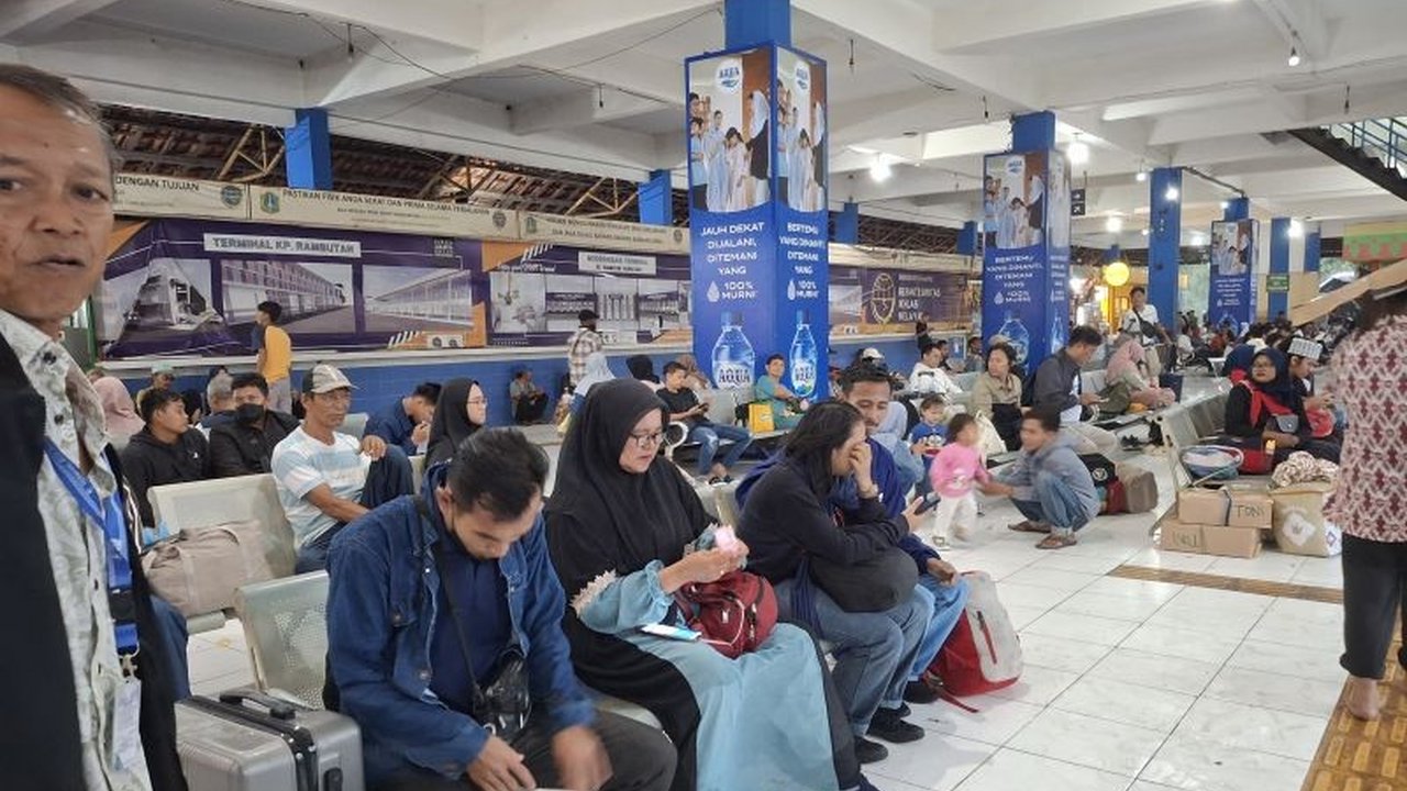 DPRD Jakarta menilai situasi arus balik Lebaran di Terminal Kampung Rambutan kondusif berkat layanan terpadu yang sigap dari Pemda DKI Jakarta, membuat pemudik merasa nyaman.