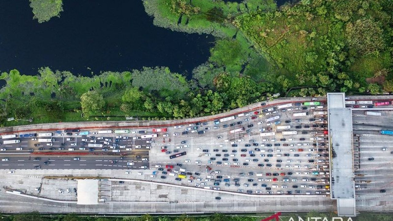 Pengamat transportasi Djoko Setijowarno menyoroti kebijakan 
