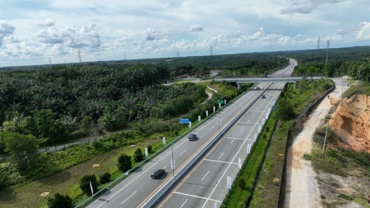 Lonjakan signifikan terjadi pada lalu lintas Tol Trans Sumatera pada H+5 Lebaran 2025, dengan total 180.722 kendaraan melintas, meningkat hingga 93,91 persen dibandingkan hari biasa.