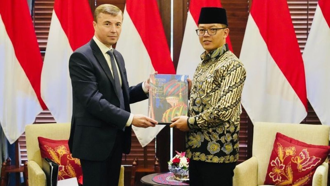 Pusat Ekspor Rusia mengirimkan misi dagang pertama ke Indonesia pada April 2025 untuk mengeksplorasi peluang bisnis dan investasi di berbagai sektor, termasuk digital, pangan, dan peralatan teknis.