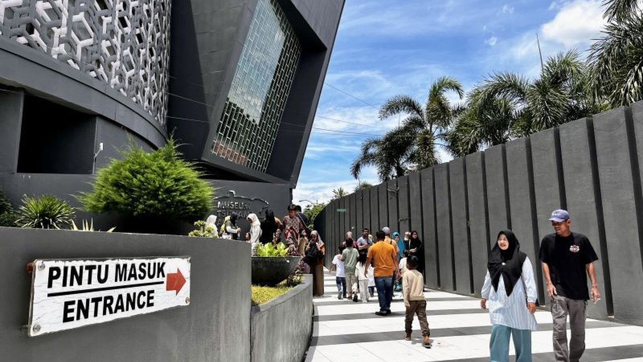Museum Tsunami Aceh dipadati 23.394 wisatawan domestik dan mancanegara selama libur Lebaran 2025, lonjakan pengunjung tertinggi terjadi pada hari pertama.