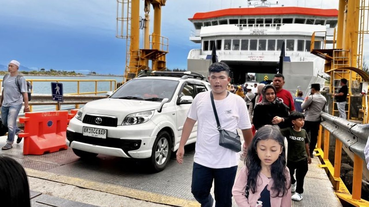 PT ASDP Indonesia Ferry Cabang Aceh Singkil menambah jadwal mudik gratis untuk arus balik Lebaran 2025 guna mengantisipasi lonjakan pemudik yang kembali hampir bersamaan.