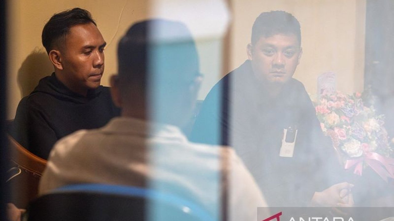 Kompolnas mendesak kepolisian menindak tegas Ipda E atas dugaan kekerasan terhadap jurnalis foto ANTARA, Makna Zaezar, di Semarang, Jawa Tengah.