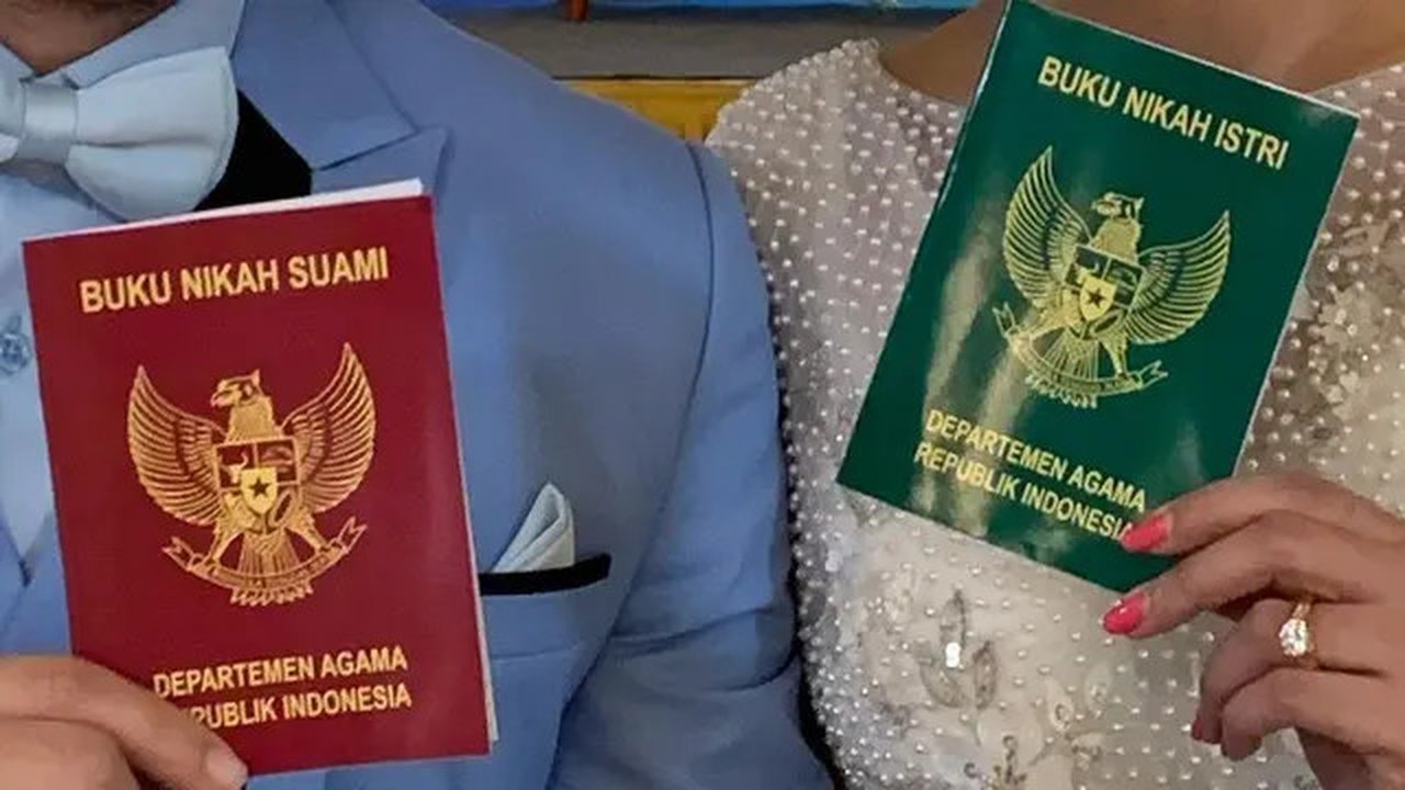6 Potret Kebersamaan Tsania Marwa dan Dylan Carr, Pamer Buku Nikah (Sumber: Instagram/tsaniamarwa54)