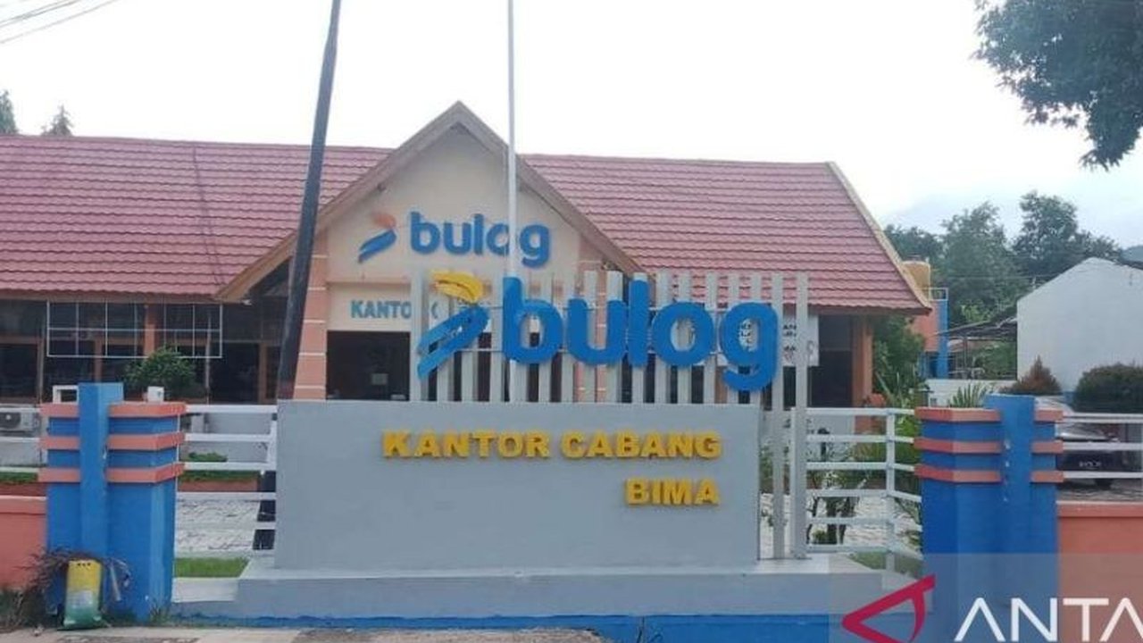 Perum BULOG menargetkan penyerapan beras sebanyak 43.340 ton dari Kabupaten Bima, Kota Bima, dan Dompu di Pulau Sumbawa, NTB, dengan harga pembelian yang menguntungkan petani.