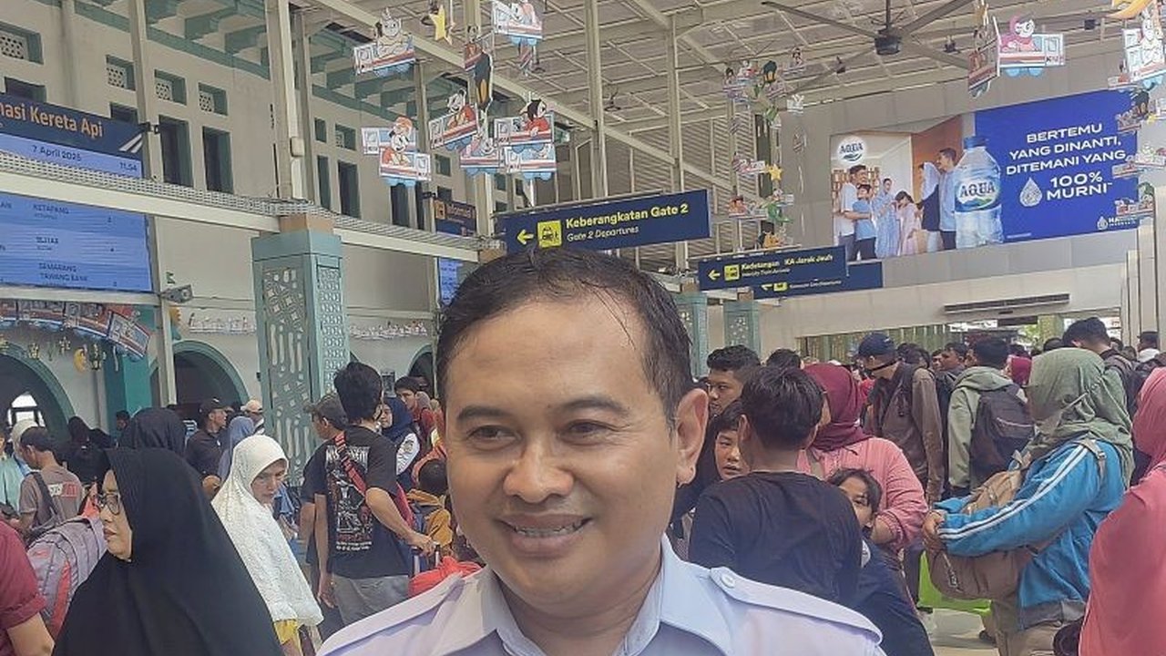 Stasiun Pasar Senen berkomitmen mengurangi sampah dengan berbagai fasilitas ramah lingkungan seperti water station, pemilahan sampah, dan e-ticketing, mendukung program KLH.
