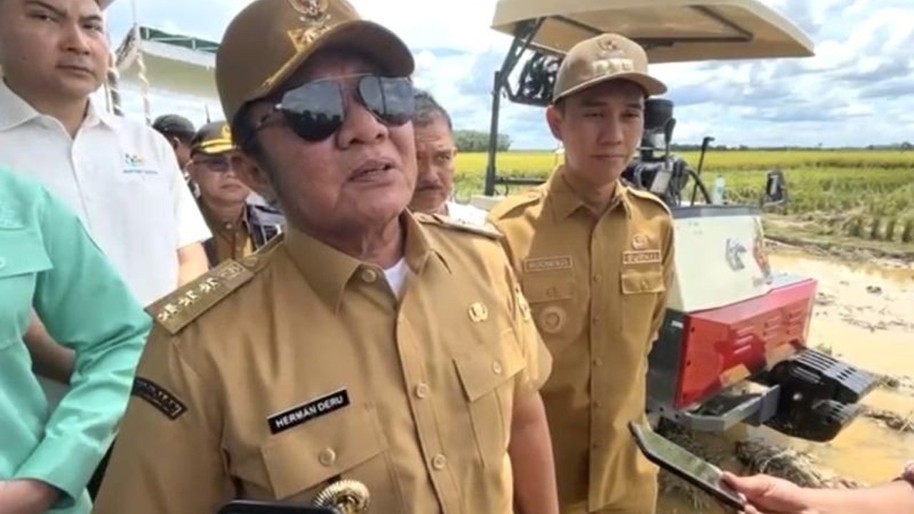 Gubernur Sumatera Selatan, Herman Deru, mengingatkan ASN untuk disiplin dan tidak telat bekerja setelah libur Lebaran 2025, dengan ancaman sanksi bagi yang melanggar.