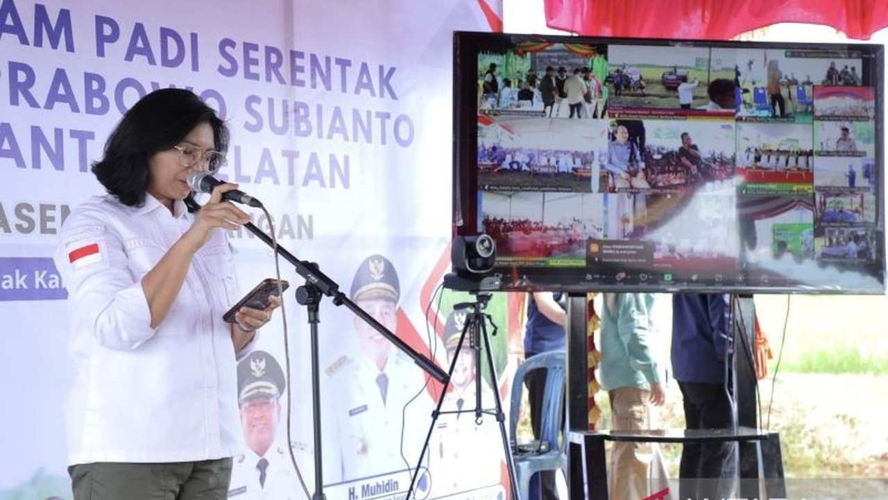 Kementerian Pertanian berkomitmen memperbaiki infrastruktur irigasi di Kalimantan Selatan untuk mencapai target panen padi tiga kali setahun dan mendukung swasembada pangan nasional.