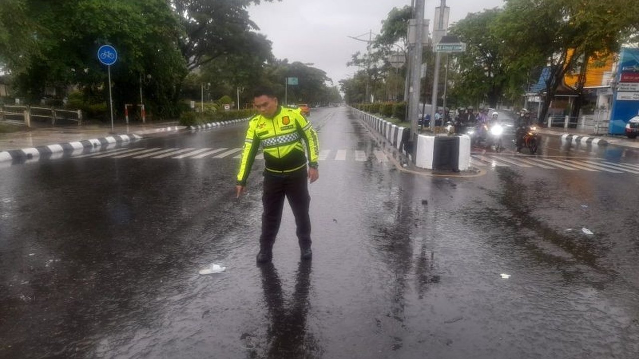 Kecelakaan fatal di Simpang Tiga Kuripan, Banjarmasin, akibat menerobos lampu merah, menjadi imbauan Polresta Banjarmasin untuk selalu mematuhi aturan lalu lintas demi keselamatan bersama.