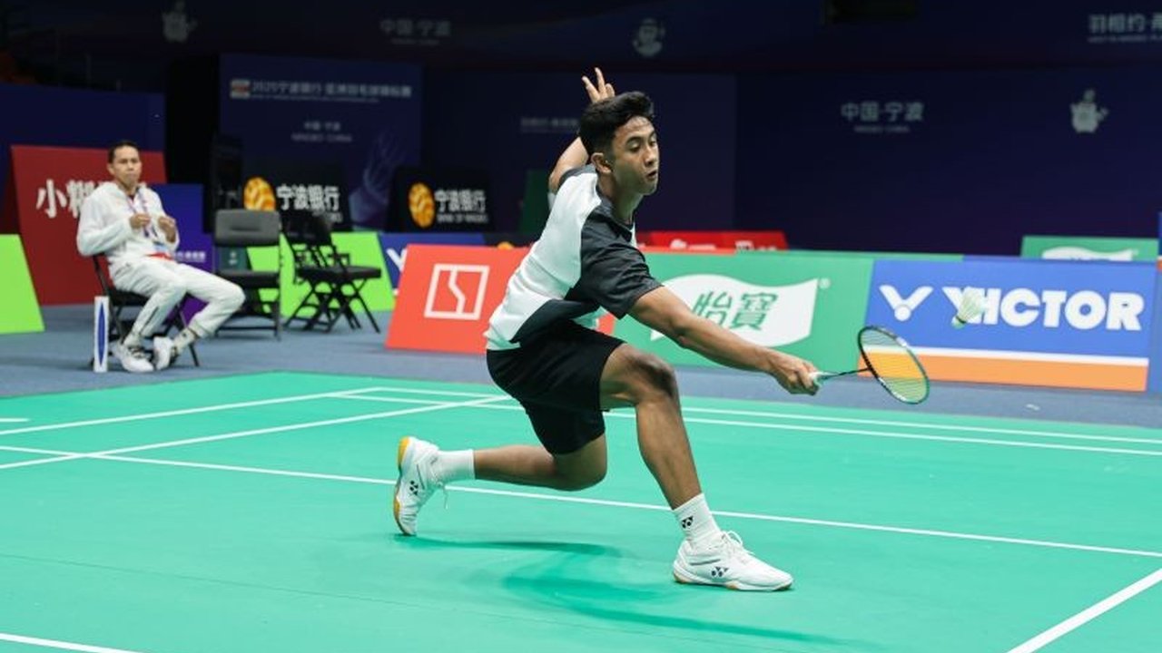 Tunggal putra Indonesia, Alwi Farhan, menjadikan pengalaman melawan Viktor Axelsen sebagai bekal untuk debutnya di Kejuaraan Bulu Tangkis Asia (BAC) 2025 di Ningbo, China.
