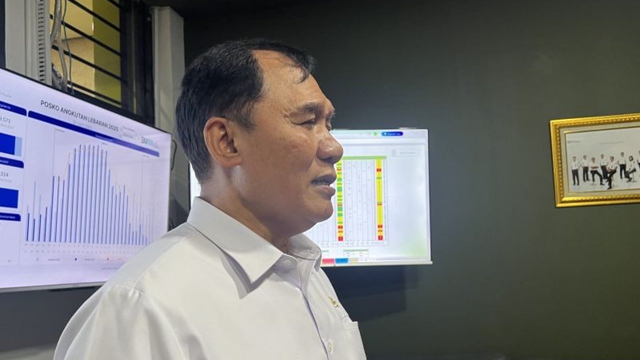 Anggota DPR RI Bambang Haryo Soekartono mengapresiasi peningkatan jumlah pemudik kereta api sebesar 11 persen pada Lebaran 2025 dan meminta pemerintah menambah kapasitas angkut kereta api.