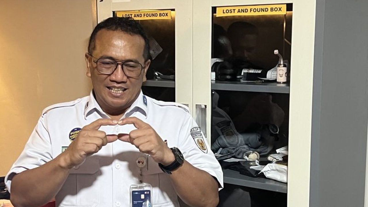 PT KAI berhasil mengamankan barang hilang penumpang dengan total nilai mencapai Rp1 miliar hingga awal 2025, sebagian besar telah dikembalikan, namun kendala kontak penumpang masih menjadi tantangan.