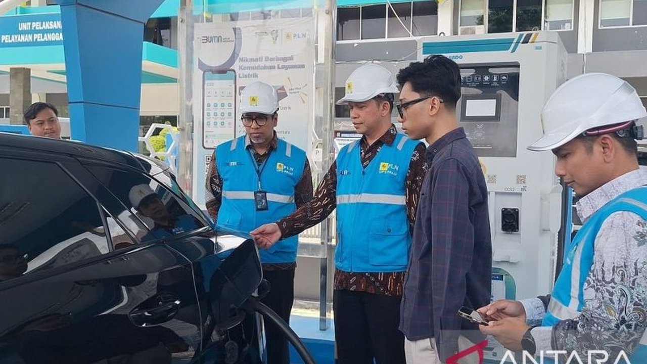 PT PLN UID Suluttenggo memastikan kelancaran arus balik Lebaran 2025 dengan menyediakan 43 SPKLU di jalur utama dan lokasi strategis, dilengkapi aplikasi PLN Mobile untuk kemudahan akses.