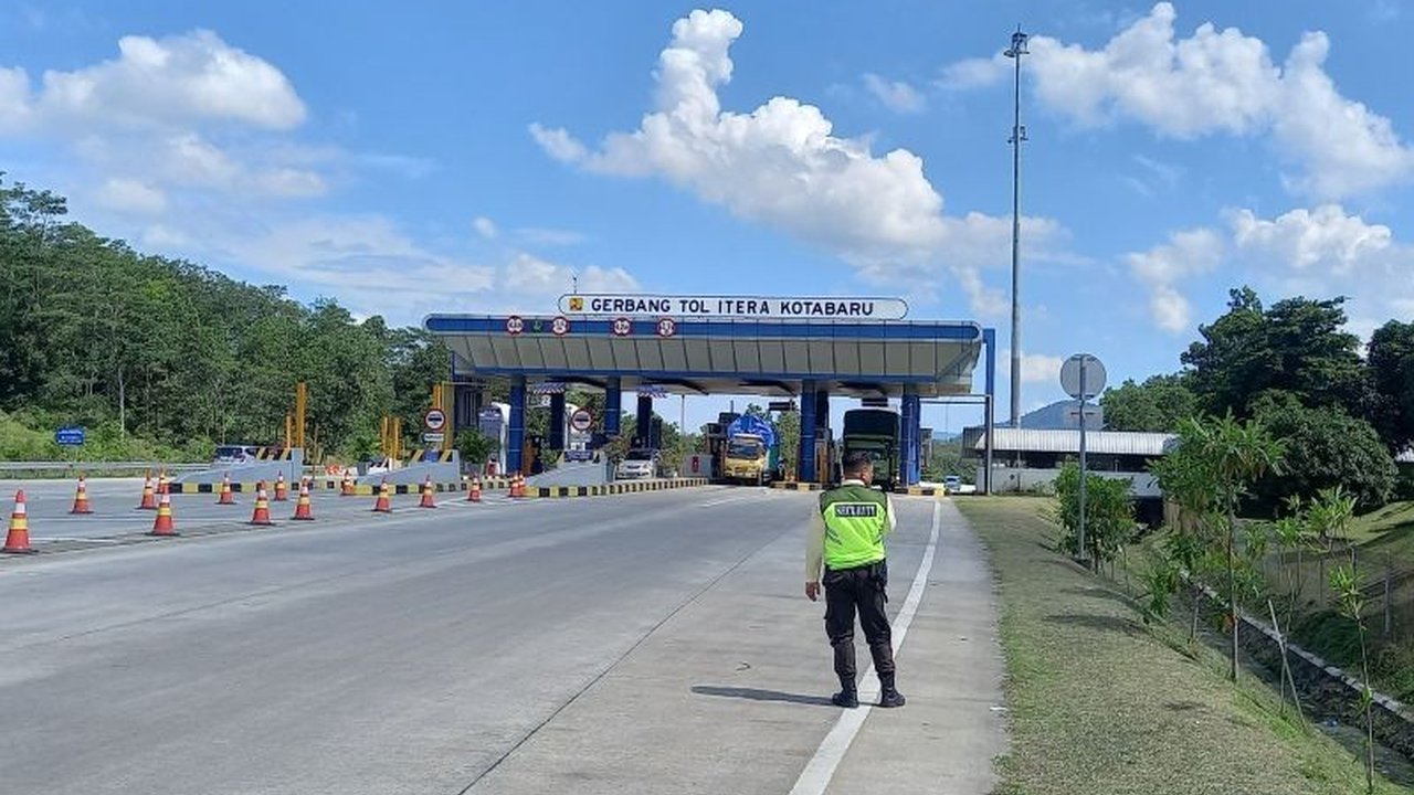 Arus mudik Lebaran 2025 di Tol Bakauheni-Terbanggi Besar meningkat drastis hingga 61,5 persen, dengan puncak kepadatan terjadi pada Sabtu, 5 April 2025.