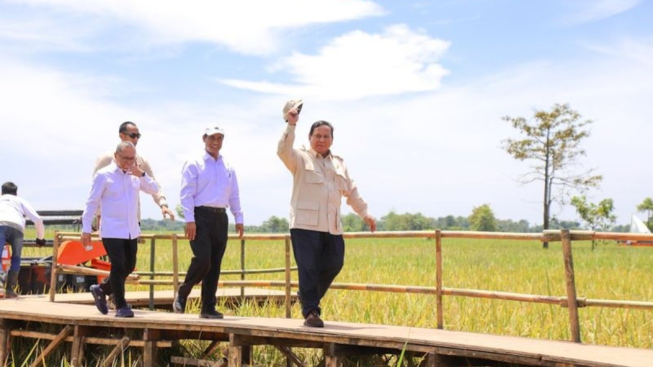 Mentan Amran Sulaiman menyatakan kenaikan Harga Pembelian Pemerintah (HPP) gabah menjadi Rp6.500 per kg sebagai wujud keberpihakan Presiden Prabowo Subianto kepada petani Indonesia, meningkatkan pendapatan dan produktivitas pertanian.