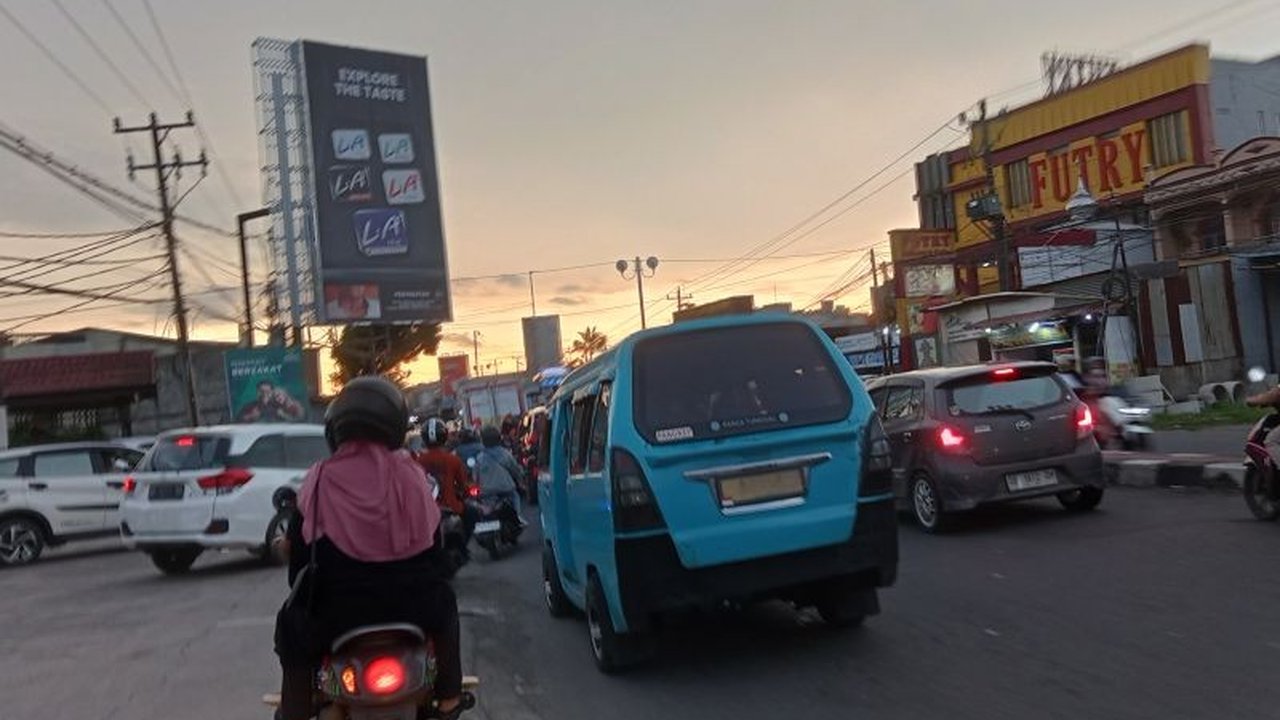 Arus balik Lebaran 2025 di jalur Maros-Makassar terpantau ramai lancar tanpa kendala berarti berkat waktu libur panjang dan kesiapsiagaan petugas.