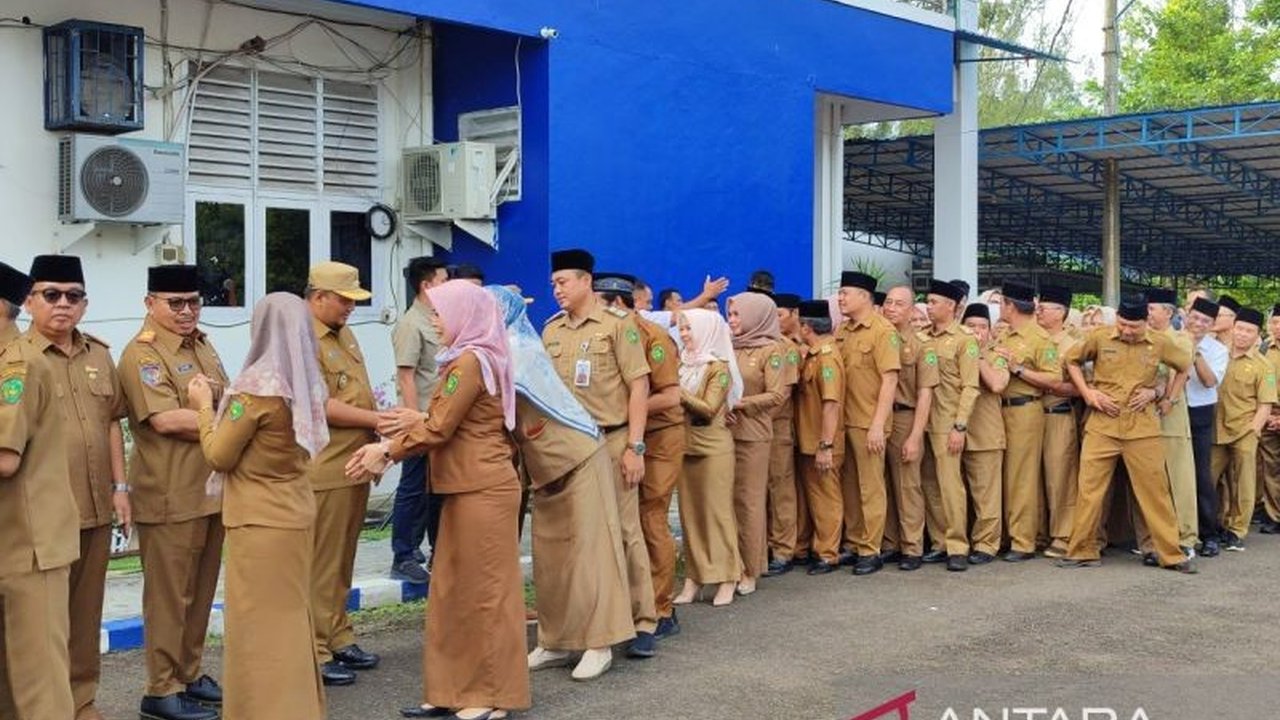 Pemkot Bengkulu bentuk tim khusus untuk sidak ASN dan PPPK usai libur Lebaran, sanksi tegas siap diberikan bagi yang melanggar aturan kepegawaian.