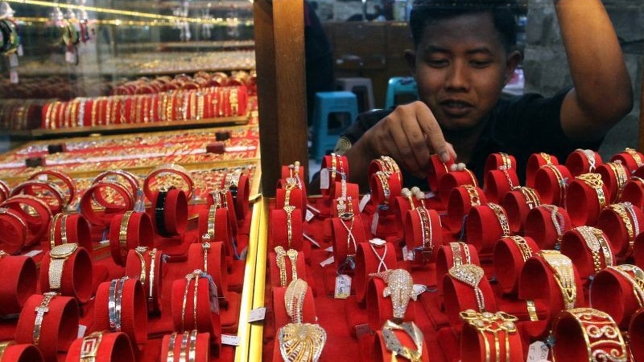 Harga Emas Antam Hari Ini Turun Rp4.000, Kini Rp1,754 Juta per Gram