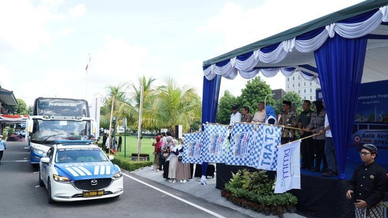 Badan Pengelola Keuangan Haji (BPKH) sukses memfasilitasi lebih dari 2.000 pemudik kembali ke daerah perantauan melalui program 'Balik Kerja Bareng BPKH 2025'.