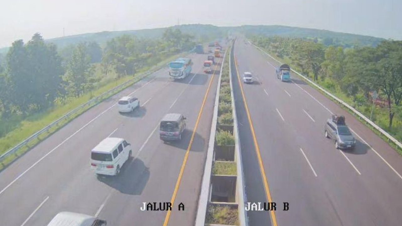 Rekayasa lalu lintas one way di Tol Cipali dihentikan pada Selasa pagi pukul 08.00 WIB setelah arus balik Lebaran 2025 dinyatakan normal.