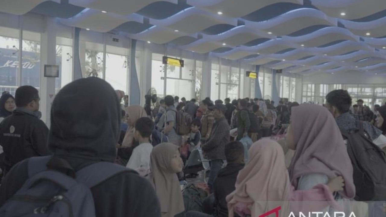 Program Mudik Gratis Sumut 2025 telah memberangkatkan 500 pemudik dari Batam ke Belawan melalui jalur laut, sebagai bagian dari inisiatif Gubernur Bobby Nasution untuk mengurangi beban biaya transportasi masyarakat.