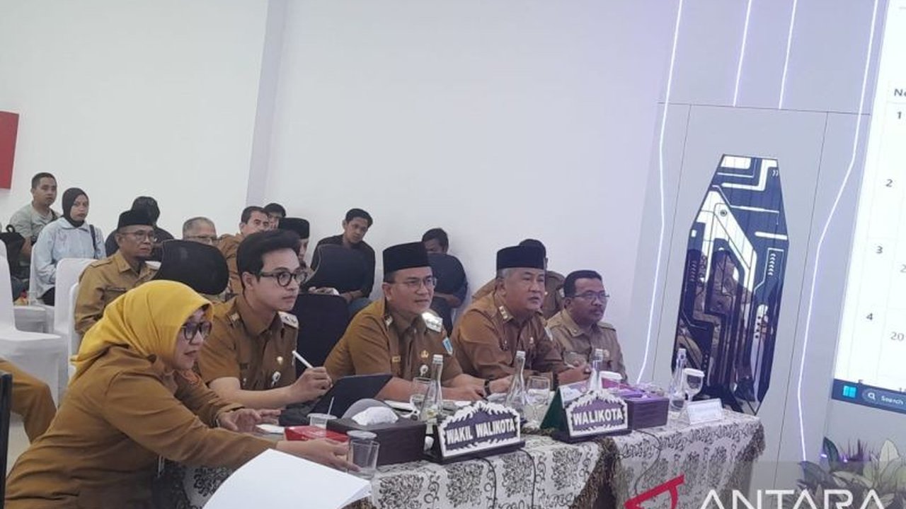 Wali Kota Jambi menegur Perumda Tirta Mayang atas gangguan distribusi air bersih selama Idul Fitri 1446 H, yang memicu ratusan keluhan masyarakat dan merusak citra kota.