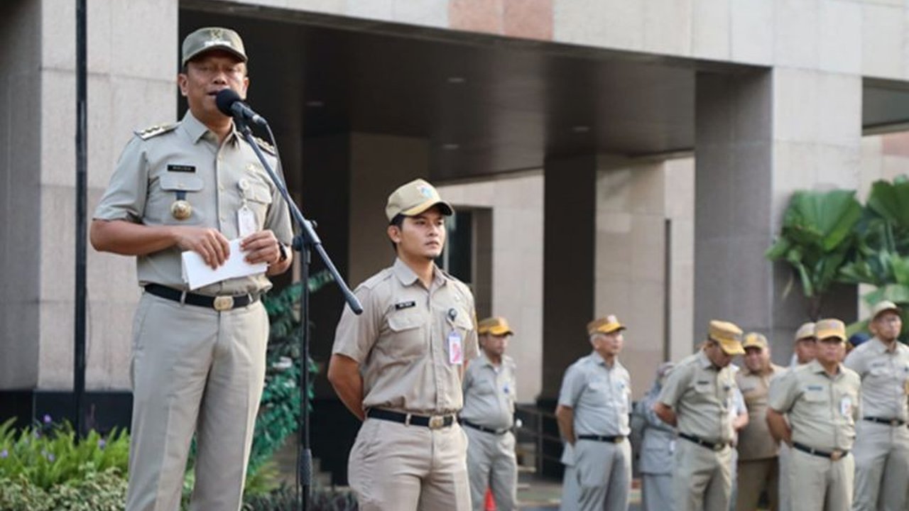 Pemkot Jaksel meminta ASN untuk tetap maksimal dalam bekerja pasca libur Lebaran, meskipun diberikan fleksibilitas waktu kerja, demi pelayanan optimal kepada masyarakat.