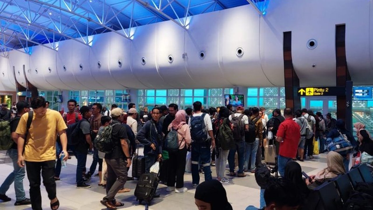Bandara Internasional Lombok mencatat peningkatan jumlah penumpang Lebaran 2025 sebesar 1,5 persen dibandingkan tahun lalu, mencapai 126.156 penumpang dengan puncak arus penumpang terjadi pada H-3 dan H+5 Idul Fitri.