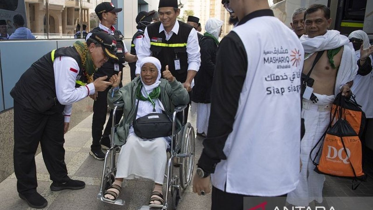 Revisi UU Nomor 8 Tahun 2019 tentang Penyelenggaraan Ibadah Haji dan Umrah tengah dibahas untuk meningkatkan kualitas pelayanan dan mengatasi masalah antrean panjang.