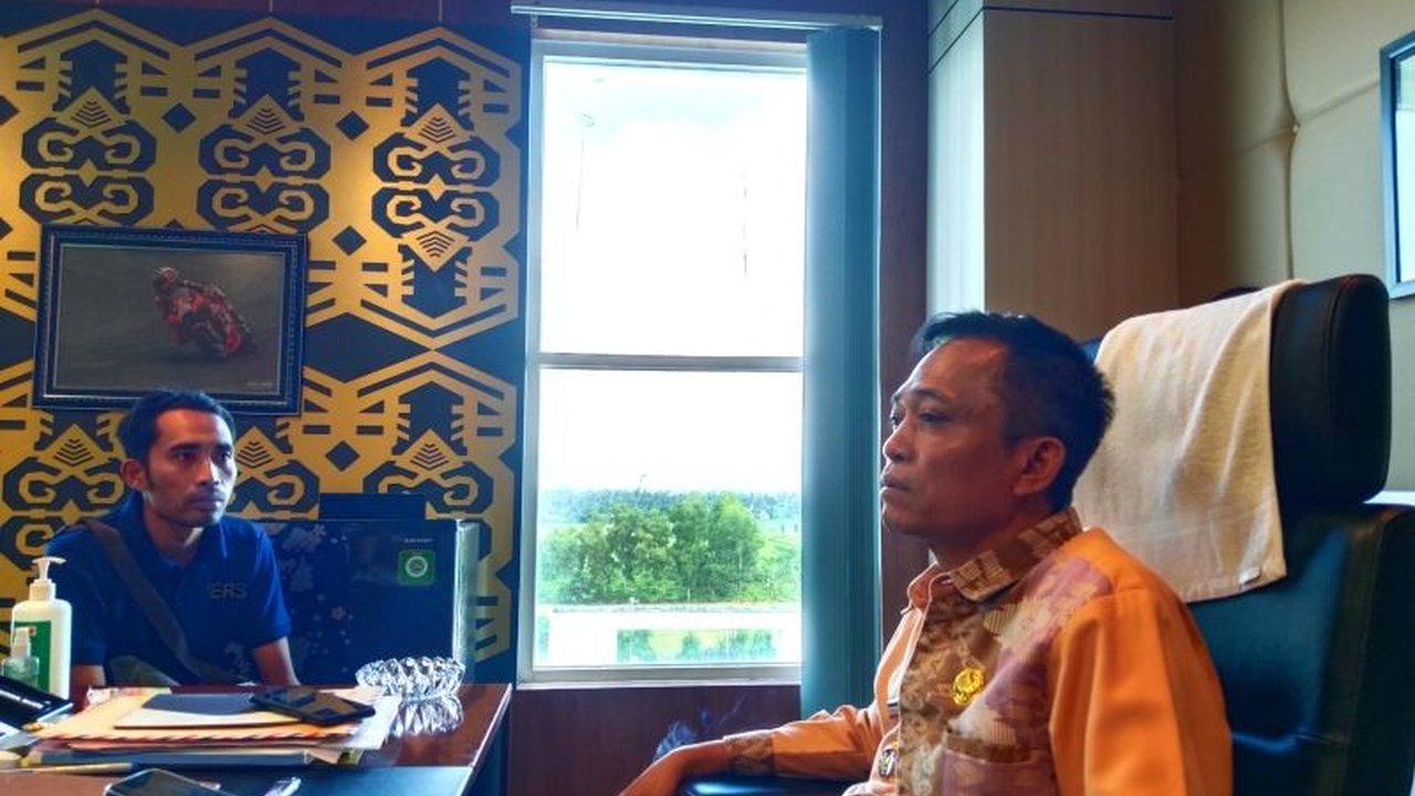 Pemkab Lombok Tengah telah menyiapkan lahan seluas 10 hektare untuk pembangunan Sekolah Rakyat yang dicanangkan Kementerian Sosial RI, guna memberikan pendidikan berkualitas bagi anak-anak kurang mampu.