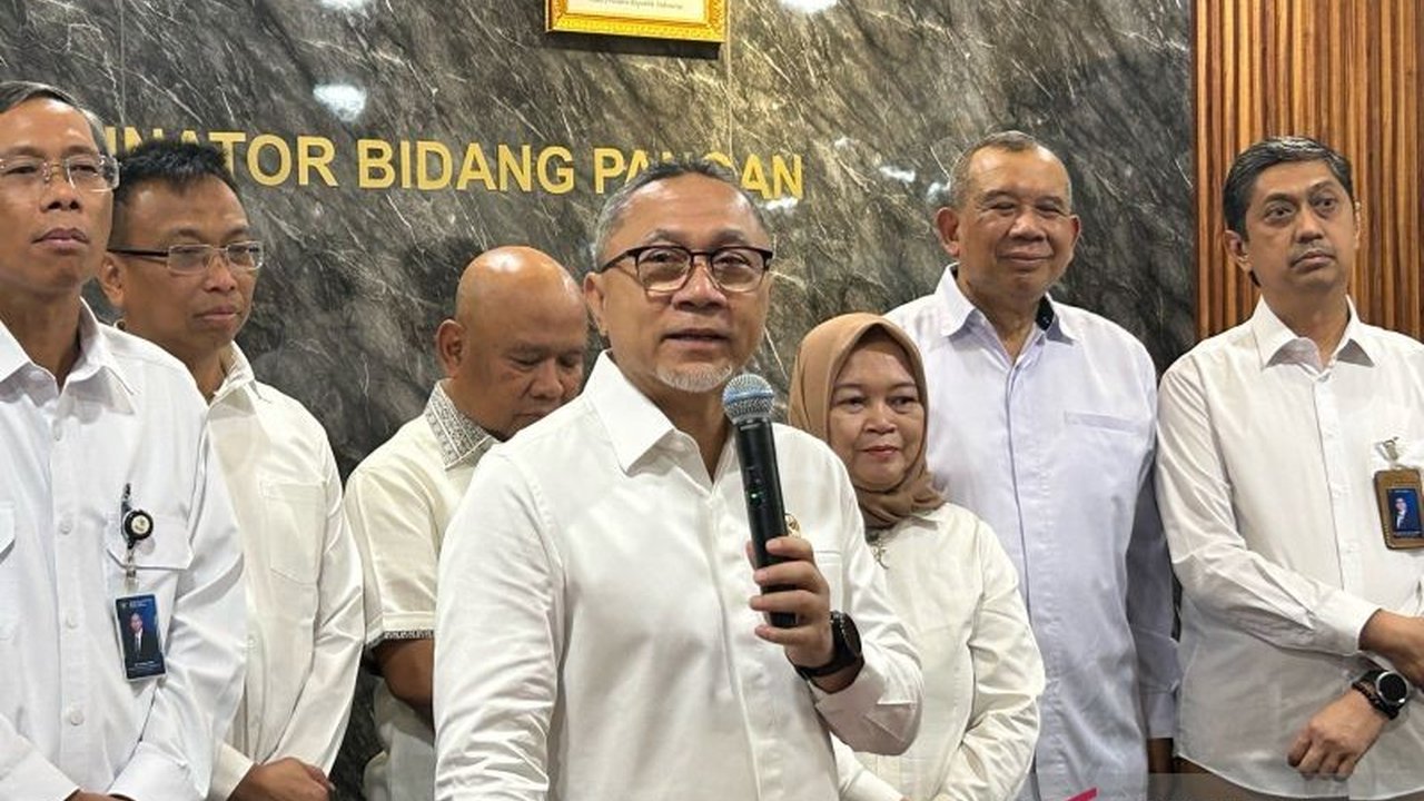 Menko Pangan Zulhas mengungkapkan kunci kestabilan harga barang kebutuhan pokok selama Lebaran 2025 adalah ketersediaan stok yang cukup di pasar, didukung oleh operasi pasar murah dan peningkatan pasokan.