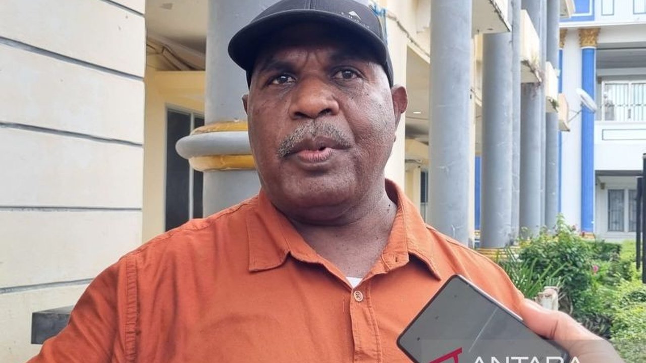 Pemerintah Kabupaten Manokwari tengah berupaya mendapatkan izin dari Kementerian Tenaga Kerja untuk menerapkan retribusi Izin Mempekerjakan Tenaga Asing (IMTA) guna meningkatkan Pendapatan Asli Daerah (PAD).