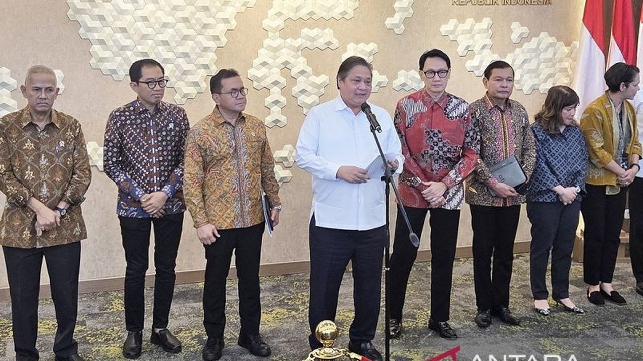Lebih dari 50 negara yang terkena dampak tarif impor baru AS telah menghubungi Gedung Putih untuk meminta negosiasi, memicu perdebatan mengenai dampak ekonomi kebijakan tersebut.