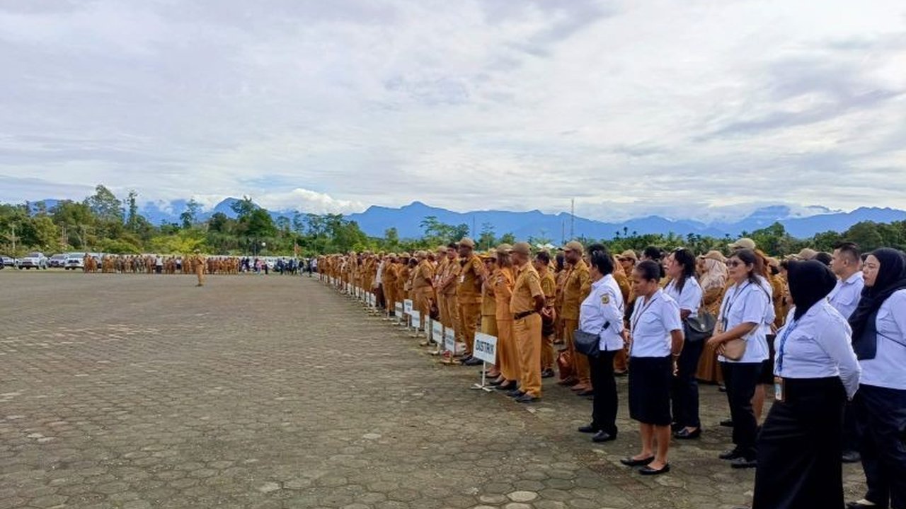Pemkab Mimika meminta seluruh ASN untuk meningkatkan pelayanan publik dengan sepenuh hati, profesionalisme, dan inovasi demi kemajuan masyarakat Mimika.