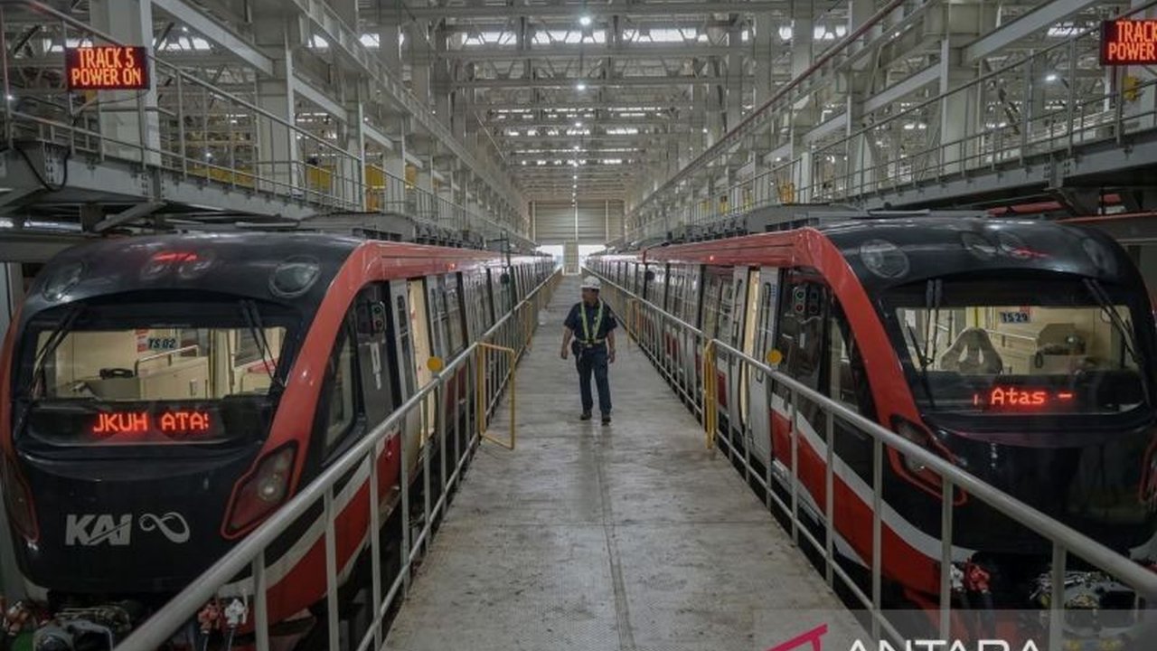 Layanan LRT Jabodebek di Maret 2025 melayani lebih dari 2 juta penumpang, menunjukan peningkatan signifikan dan menjadi moda transportasi andalan masyarakat Jabodebek.