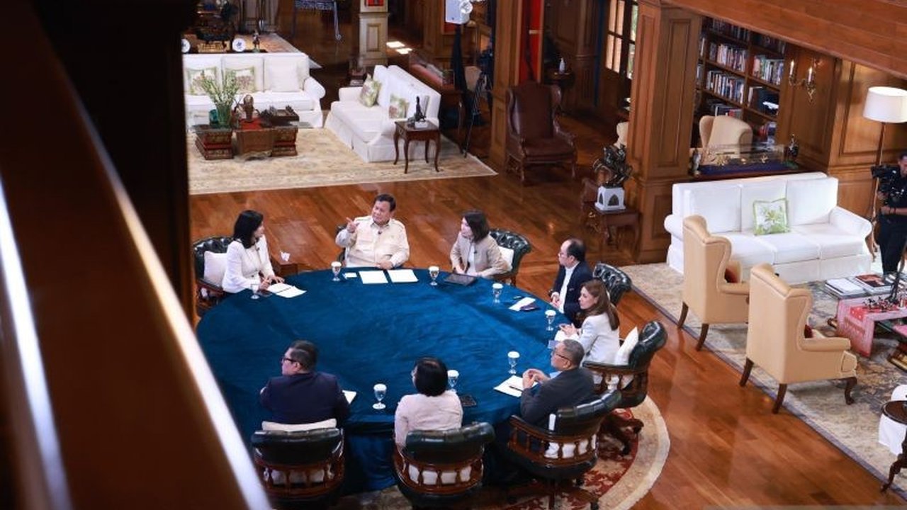 Presiden Prabowo Subianto mengecam aksi teror ke redaksi Tempo sebagai upaya adu domba dan menilai respons jajarannya terkait insiden kepala babi sebagai keliru.